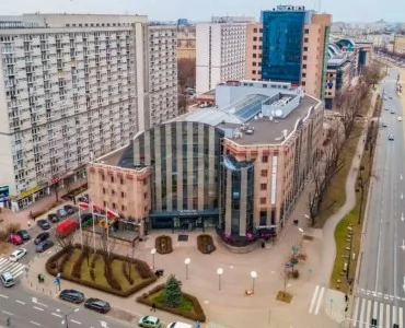 Офисное здание Atrium в Варшаве предоставили для расселения беженцев